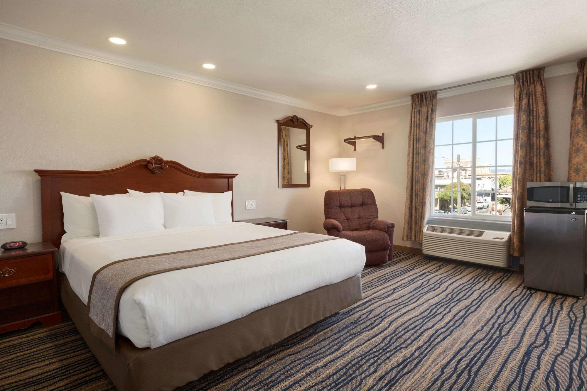 Days Inn By Wyndham Eureka Ca Экстерьер фото