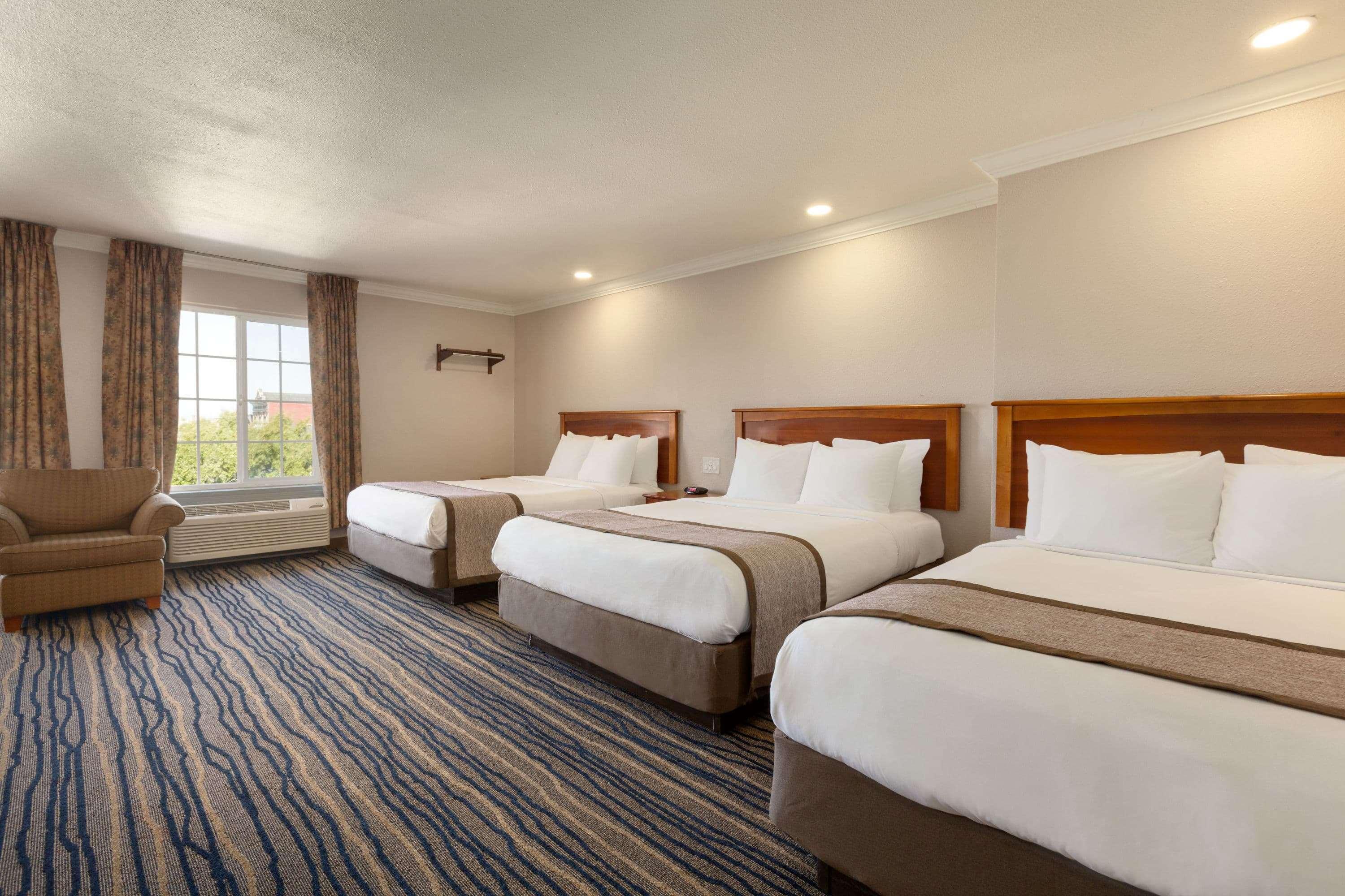 Days Inn By Wyndham Eureka Ca Экстерьер фото