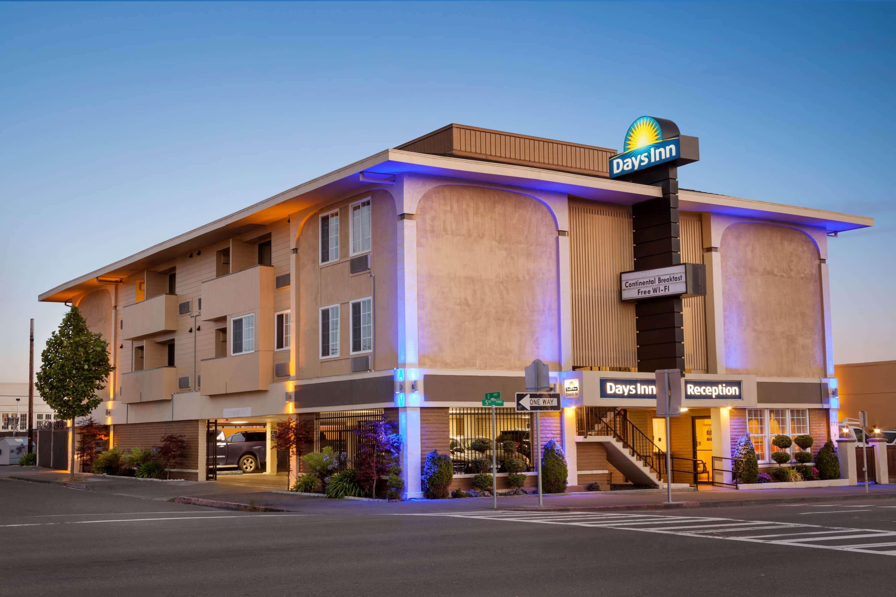 Days Inn By Wyndham Eureka Ca Экстерьер фото